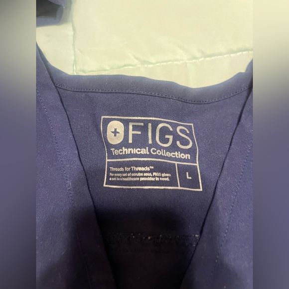Navy blue fig tops - Picture 1 of 3